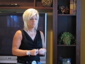 How to contact Theresa Caputo star of TLC s